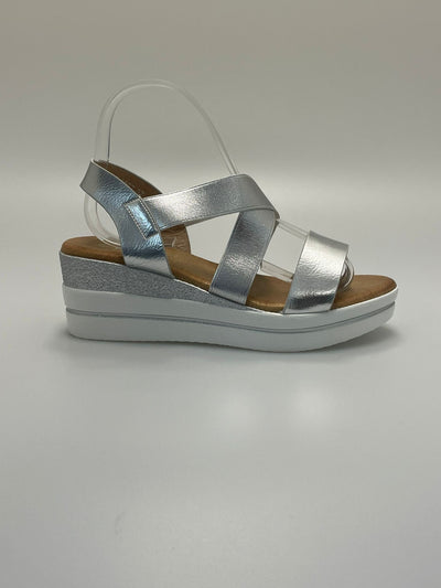 L1057 Kayla