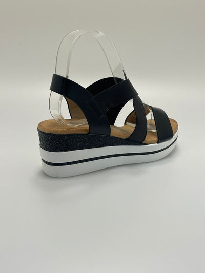 L1057 Kayla