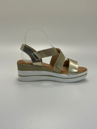 L1057 Kayla