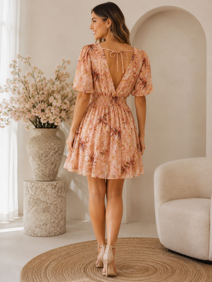 Luna Floral Jurk – Peach met Gouden Details 55105