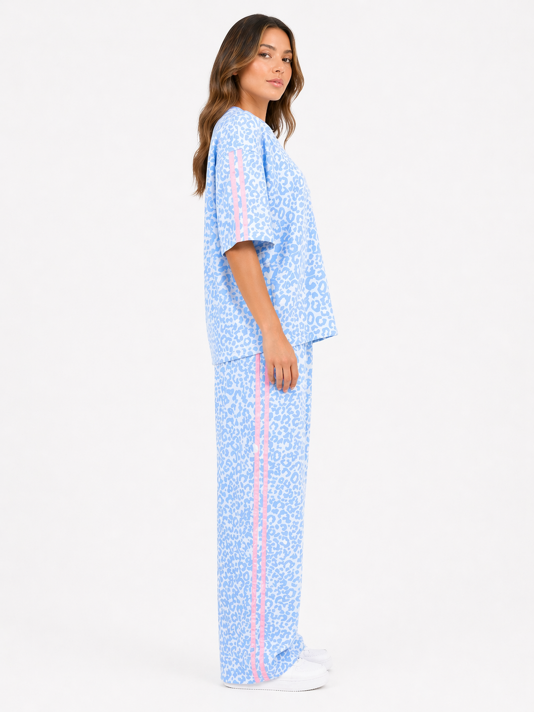 Leopard Lounge Set – 2-Delige Comfy Set met Side Stripe 00087