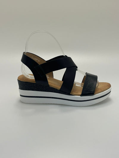 L1057 Kayla