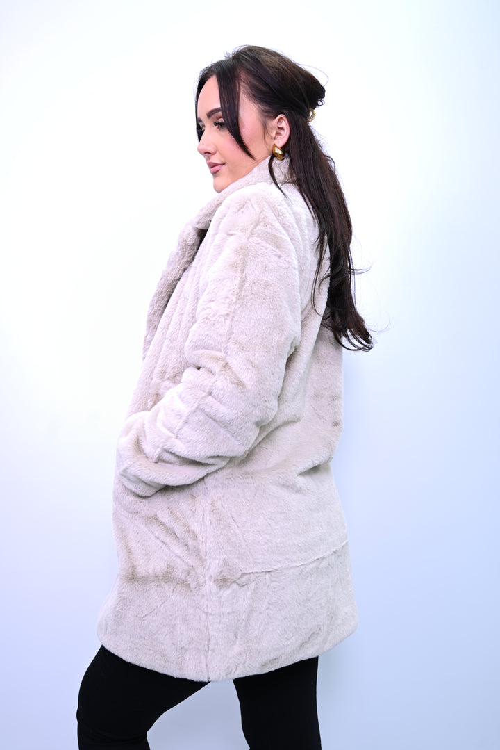 Noir Brume – Korte Faux Fur Jas A2503