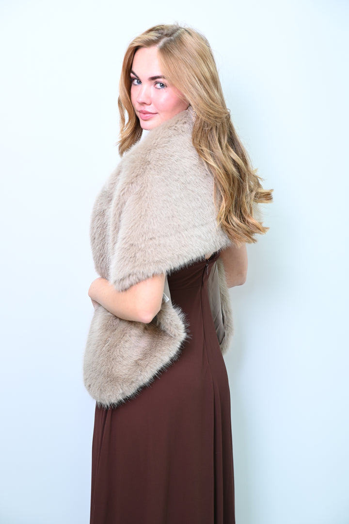 Royal Flare – Faux Fur Shawl Bont sjaal PJ-0010