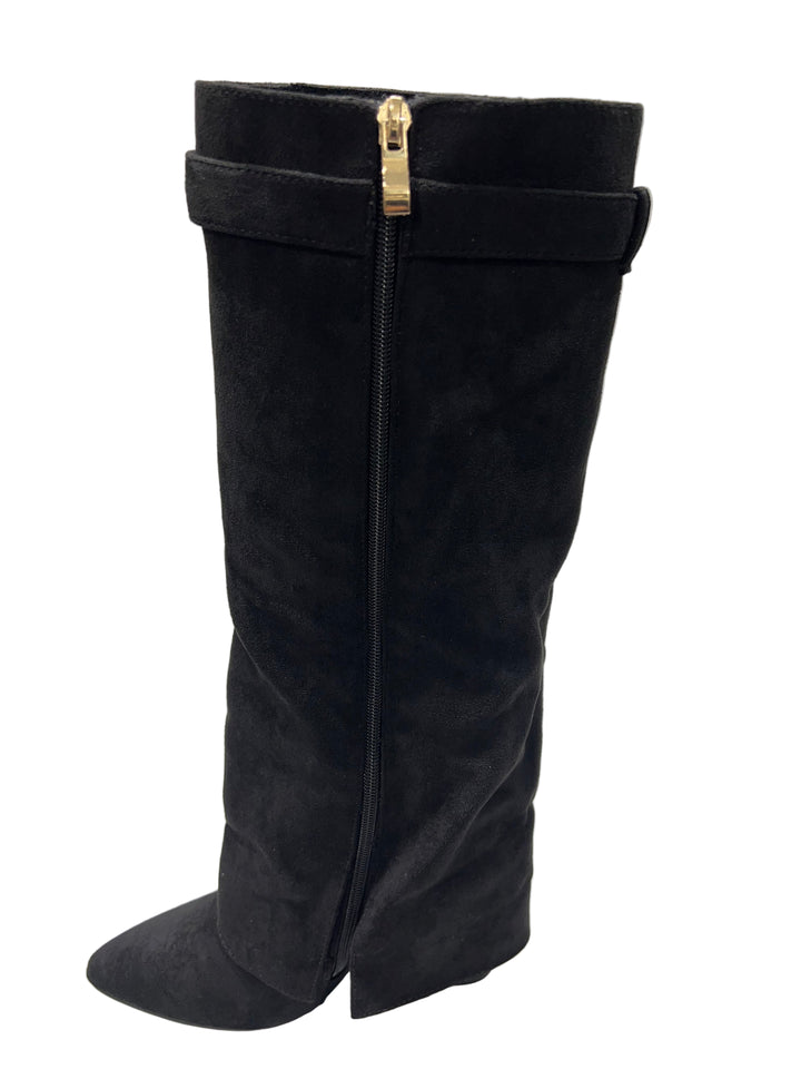 Velvet Vault – Suède Buckle Boot CLS-603 sharkboots