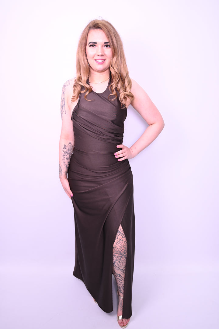 Lange avondjurk met split en satijnen glans 31378