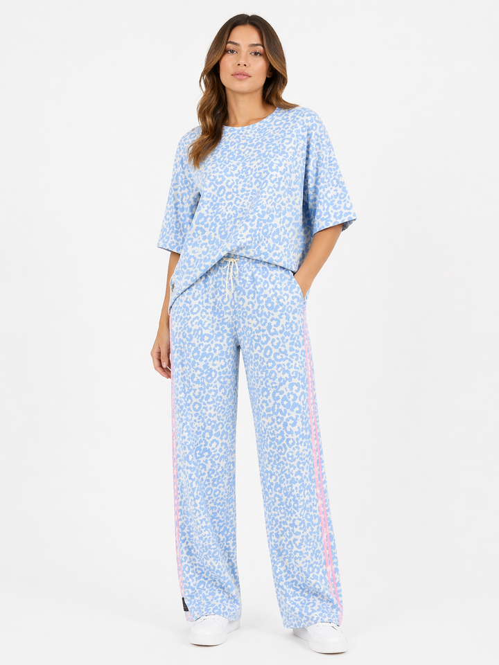 Leopard Lounge Set – 2-Delige Comfy Set met Side Stripe 00087