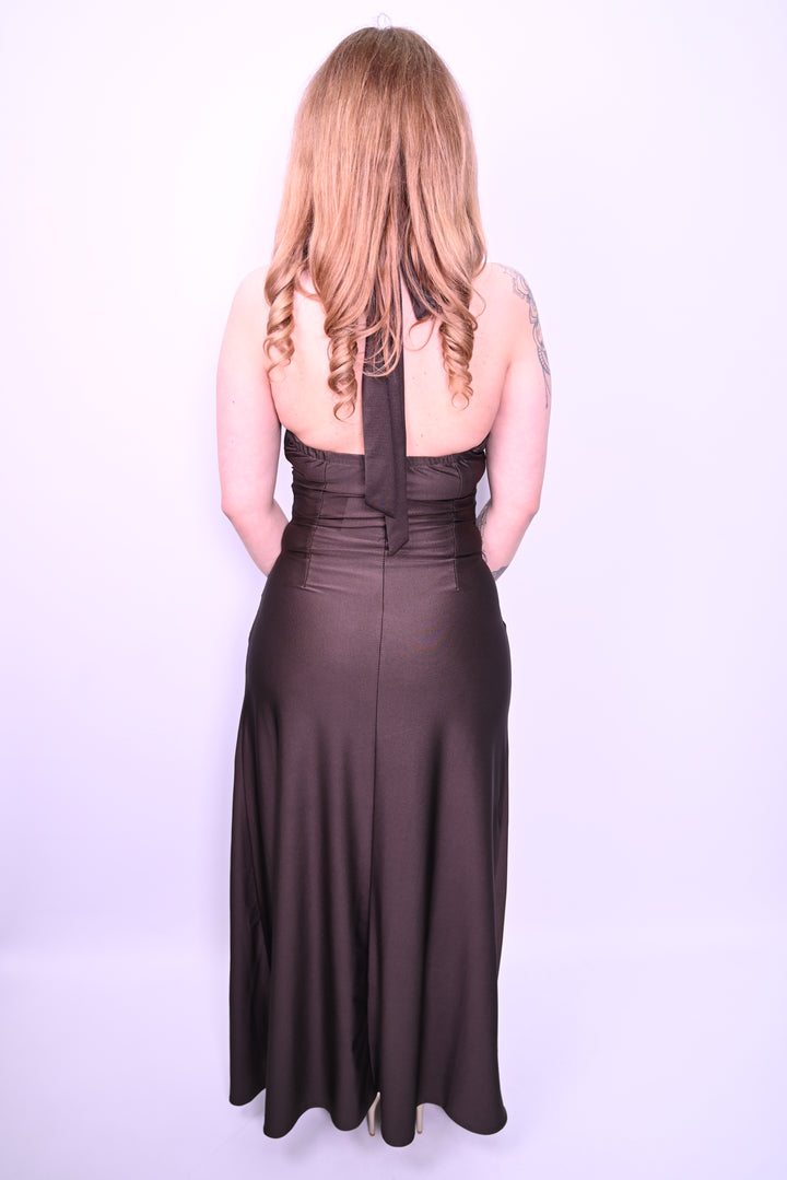 Lange avondjurk met split en satijnen glans 31378