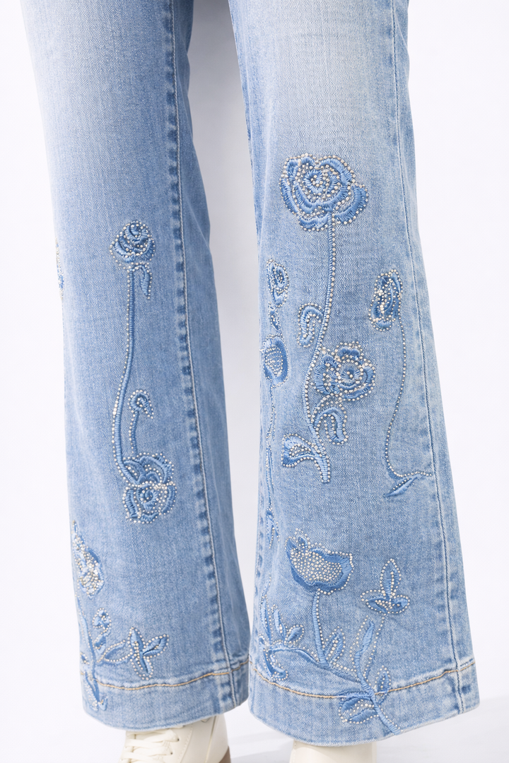 Flared Jeans met Borduursels – Elegant Flower Detail FOLYROSE Y6829