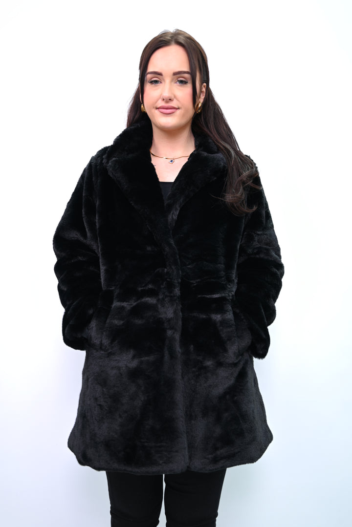 Noir Brume – Korte Faux Fur Jas A2503