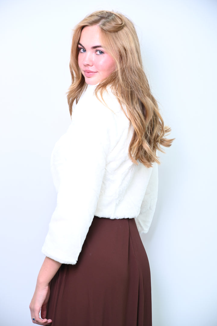 Ivory Whisper – Faux Fur Bolero PJ007
