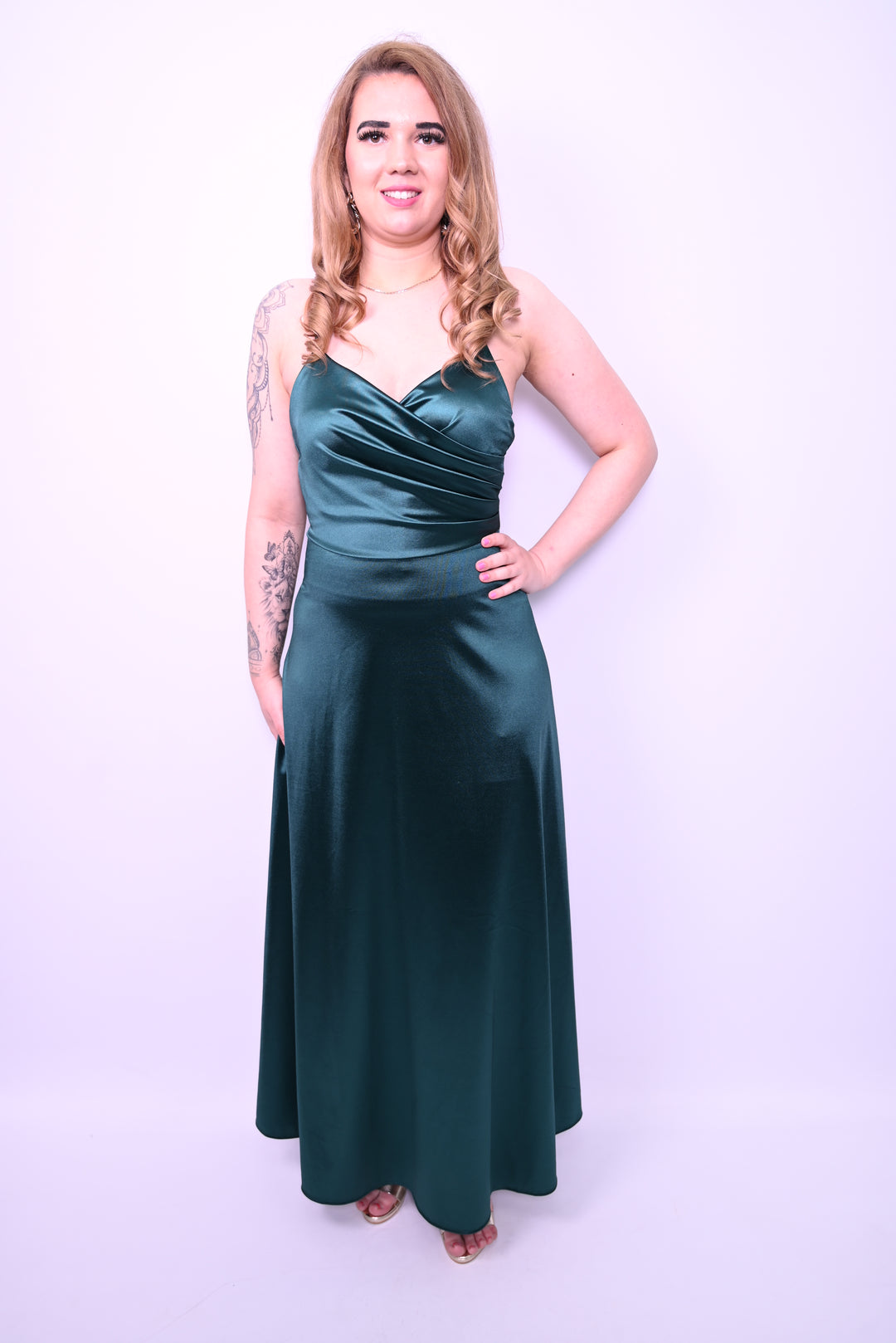 Lichaamsgedicht – Satijnen avondjurk met diepe V-hals en split 5888