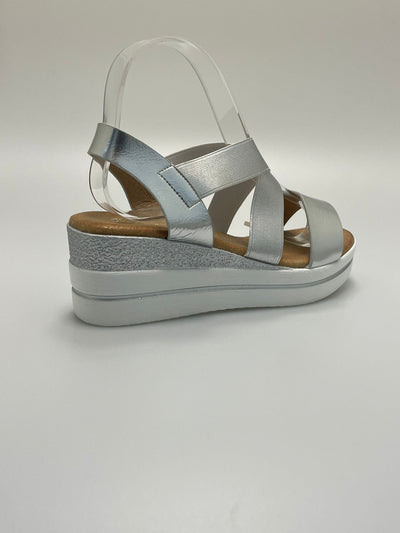 L1057 Kayla